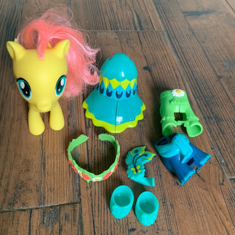 Little Pony con ropa 3